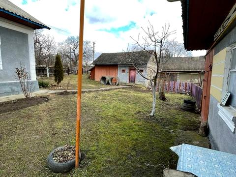дом по адресу с. Топоровцы, Головна