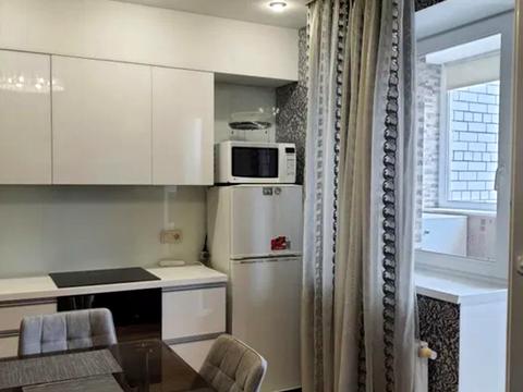 квартира за адресою Космічна вул., 3