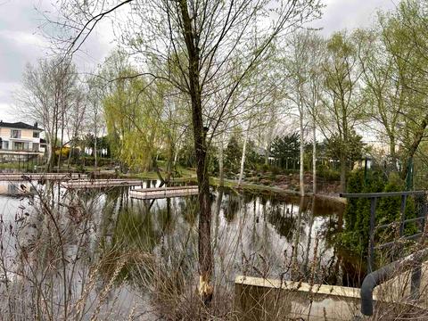 участок по адресу Крута