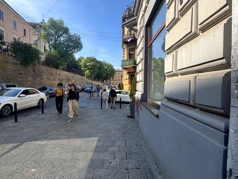 коммерческая по адресу Грушевского ул., 11