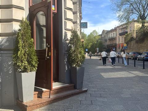 коммерческая по адресу Грушевского ул., 11