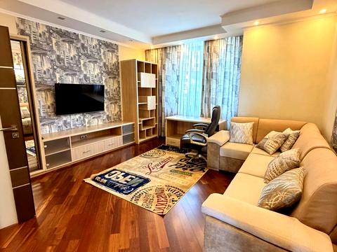 квартира за адресою Раїси Окіпної вул., 18