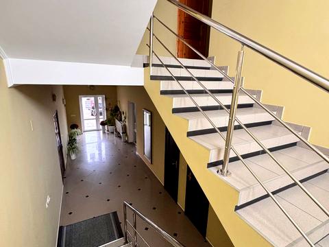 комерційна за адресою Надвірнянська вул., 69