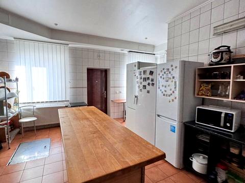 комерційна за адресою Надвірнянська вул., 69