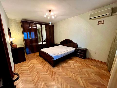 квартира за адресою Анни Ахматової вул., 6