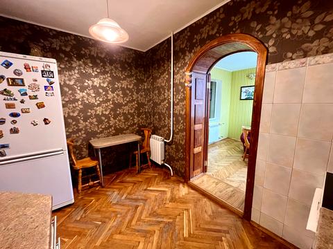 квартира за адресою Анни Ахматової вул., 6