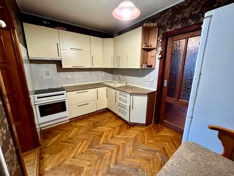 квартира за адресою Анни Ахматової вул., 6