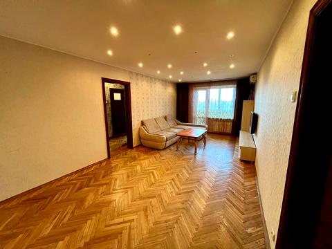 квартира за адресою Анни Ахматової вул., 6
