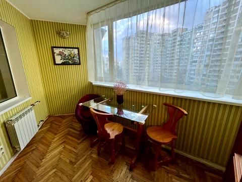квартира за адресою Анни Ахматової вул., 6