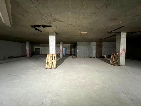 комерційна за адресою Володимира Івасюка вул., 7
