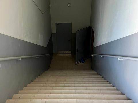 комерційна за адресою Володимира Івасюка вул., 7