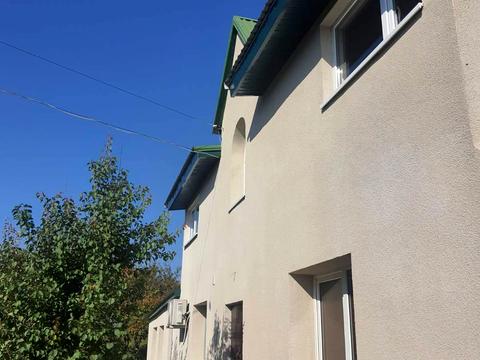 комерційна за адресою Горностаєва, 40
