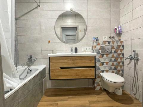 квартира по адресу Андрея Сахарова ул., (Будинок)