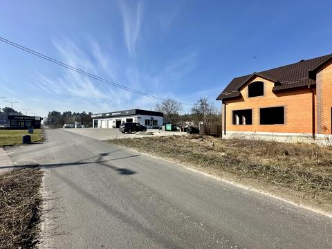 комерційна за адресою Чернігівська площа, 1