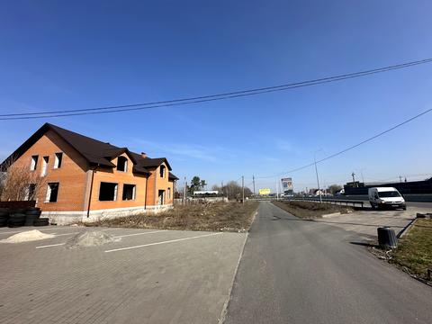 комерційна за адресою Чернігівська площа, 1