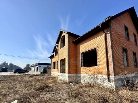комерційна за адресою Чернігівська площа, 1