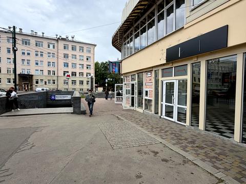 комерційна за адресою Ярослава Мудрого вул. (Петровського), 38