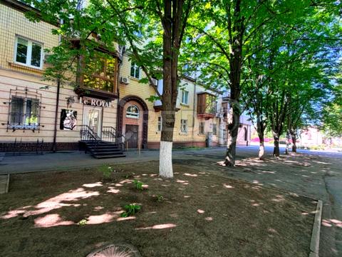 комерційна за адресою Металургів просп., 18
