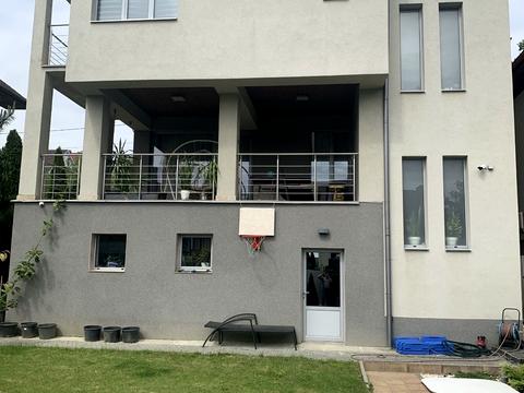 дом по адресу Далека ул., 10