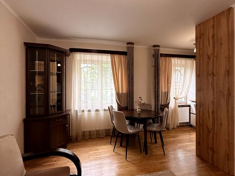 квартира за адресою Чорновола вул., 102а
