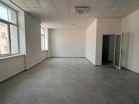 коммерческая по адресу Антоновича ул. (Сталинградской битвы), 102в