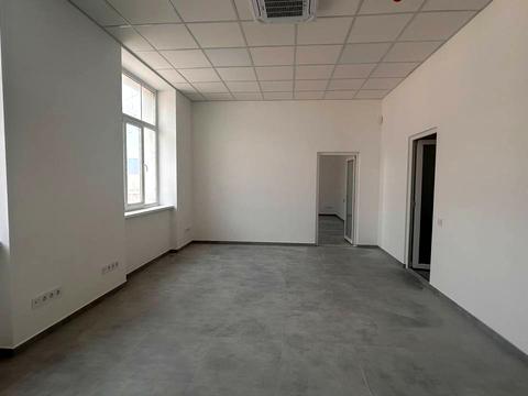 коммерческая по адресу Антоновича ул. (Сталинградской битвы), 102в