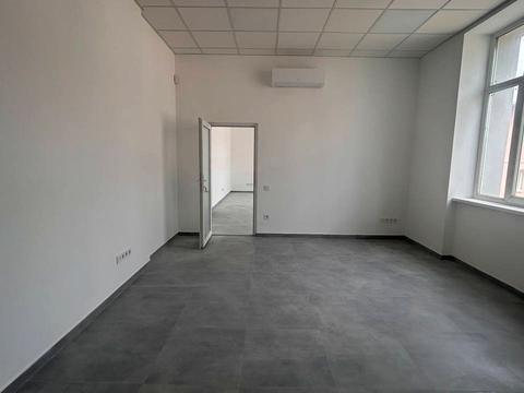 коммерческая по адресу Антоновича ул. (Сталинградской битвы), 102в