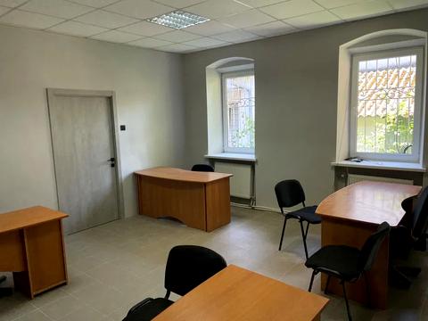 коммерческая по адресу Корятовича пл., 2