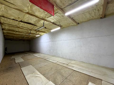 комерційна за адресою Івана Левинського вул., 3а