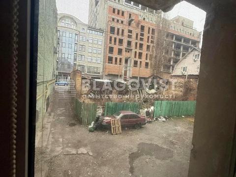 квартира за адресою Дмитрівська вул., 23-Б