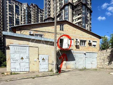 комерційна за адресою Іоанна Павла II вул. (Патріса Лумумби), 3