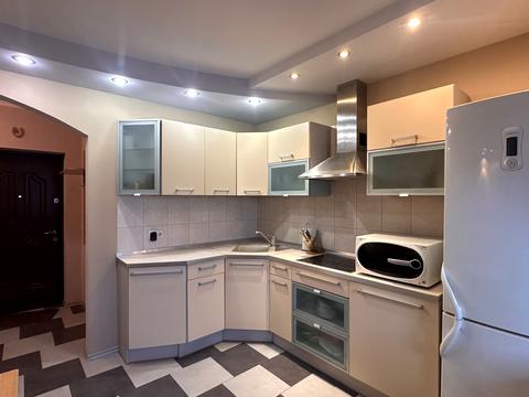 квартира за адресою Верховинна вул., 37