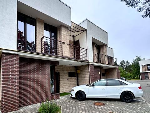 будинок за адресою Незалежності України, 64
