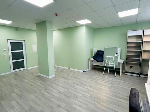 комерційна за адресою Карла Мікльоша вул., 27