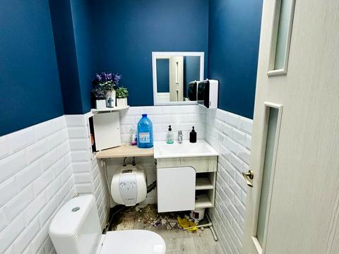 комерційна за адресою Карла Мікльоша вул., 27