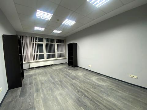 комерційна за адресою Кловський узвіз, 7a