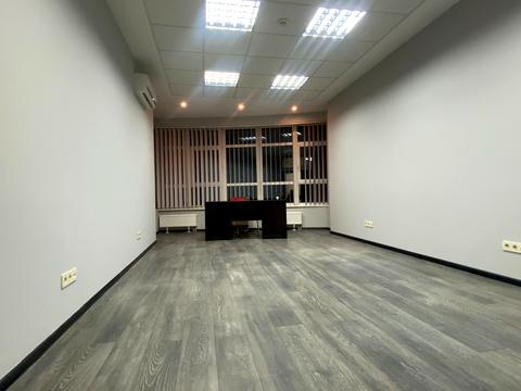 комерційна за адресою Кловський узвіз, 7a