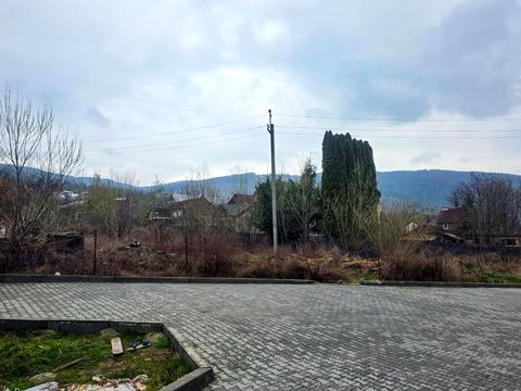 участок по адресу Стуса
