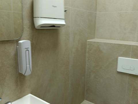 комерційна за адресою Університетська вул., 25