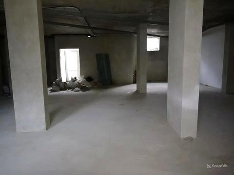 комерційна за адресою Сніжна вул., 52