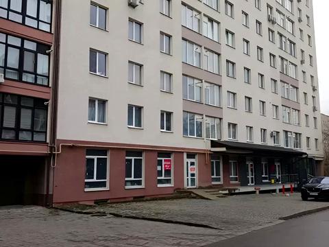 комерційна за адресою Сніжна вул., 52