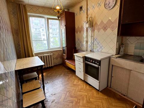 квартира за адресою Юрія Кондратюка вул. (Комунарівська), 5