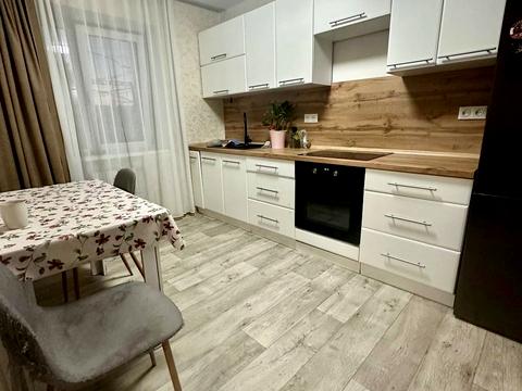 квартира за адресою Каштанова вул. (Ленінградська), 20