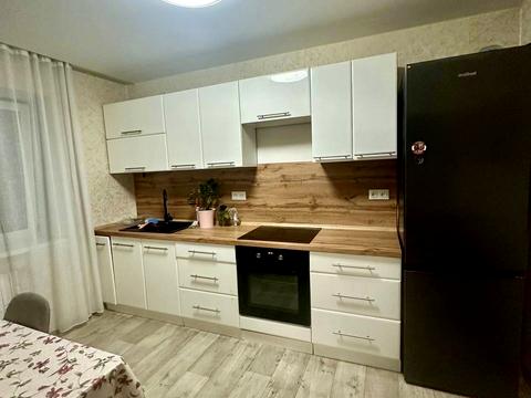 квартира за адресою Каштанова вул. (Ленінградська), 20