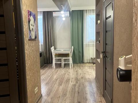 квартира за адресою Азовсталі вул., 1
