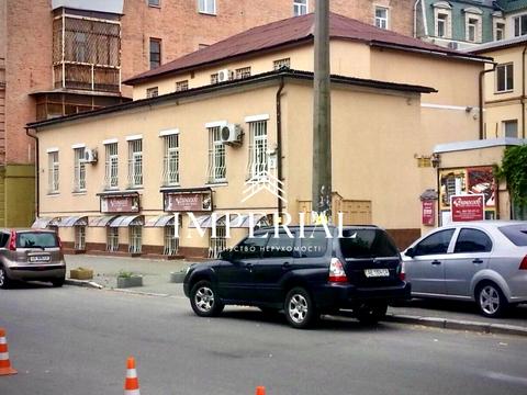 комерційна за адресою Волоська вул., 3