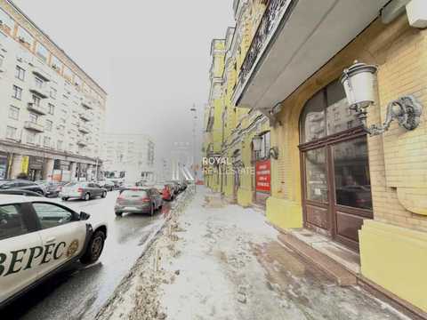 комерційна за адресою Басейна вул., 1