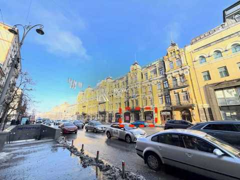 комерційна за адресою Басейна вул., 1