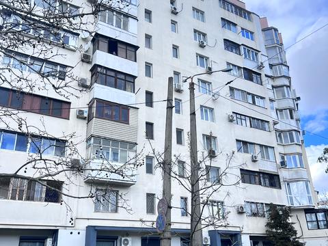 квартира за адресою Олексія Вадатурського вул. (Маршала Малиновського), 1/1