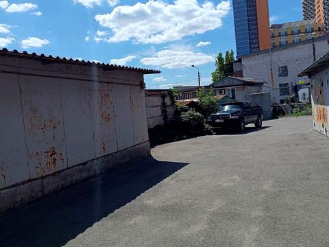 паркомісце за адресою Братиславська вул., 52А